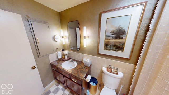 201 Bluffs Circle E, Noblesville, IN 46062