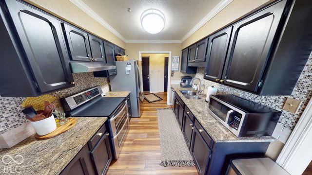 201 Bluffs Circle E, Noblesville, IN 46062