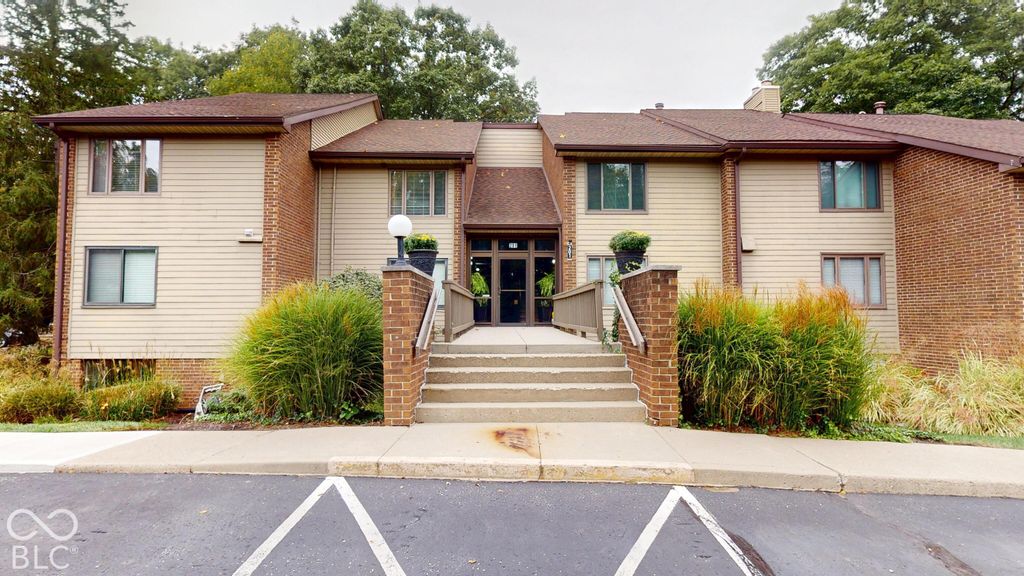 201 Bluffs Circle E, Noblesville, IN 46062