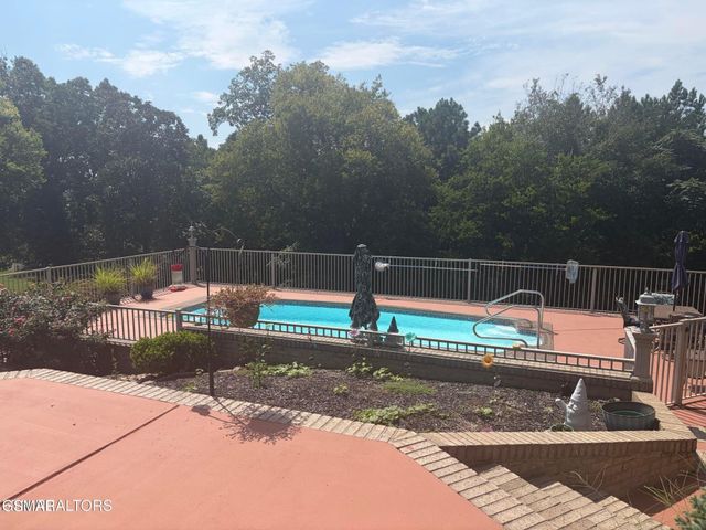 849 Pinnacle Drive, Dandridge, TN 37725
