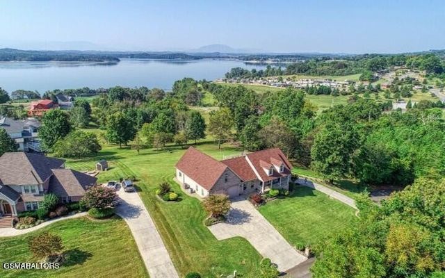 849 Pinnacle Drive, Dandridge, TN 37725
