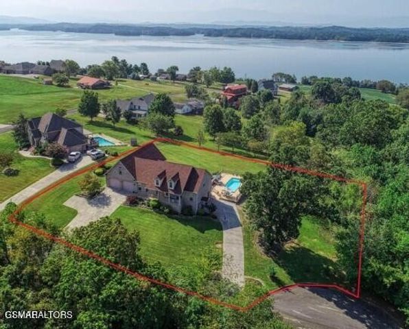 849 Pinnacle Drive, Dandridge, TN 37725
