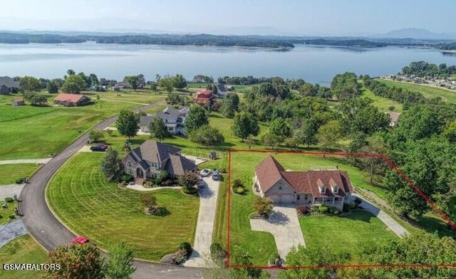 849 Pinnacle Drive, Dandridge, TN 37725