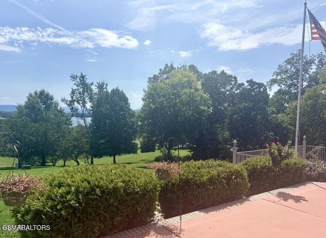 849 Pinnacle Drive, Dandridge, TN 37725