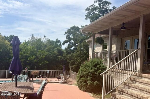 849 Pinnacle Drive, Dandridge, TN 37725