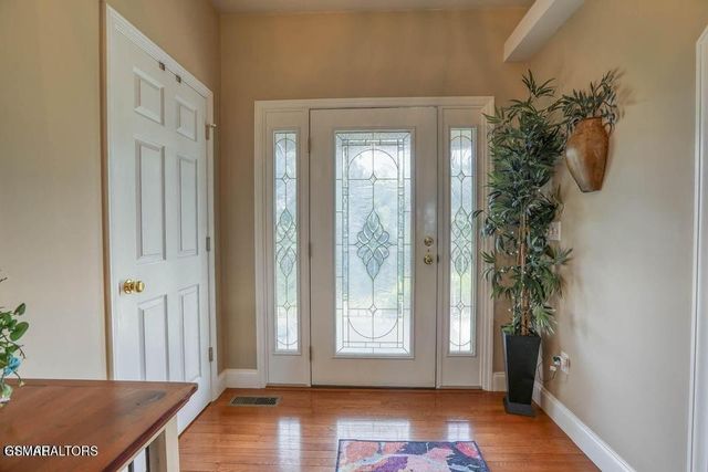 849 Pinnacle Drive, Dandridge, TN 37725