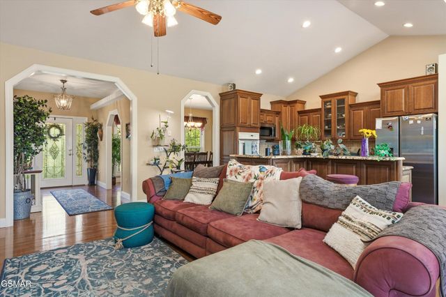 849 Pinnacle Drive, Dandridge, TN 37725