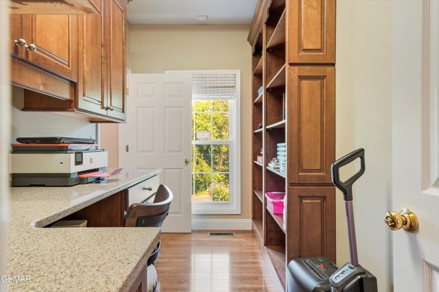 849 Pinnacle Drive, Dandridge, TN 37725