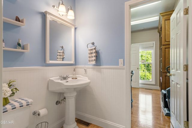 849 Pinnacle Drive, Dandridge, TN 37725