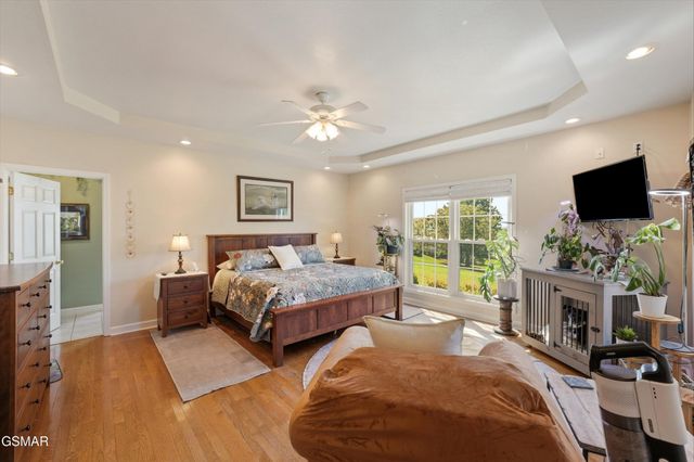 849 Pinnacle Drive, Dandridge, TN 37725