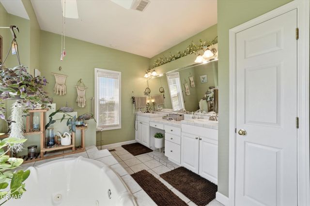 849 Pinnacle Drive, Dandridge, TN 37725
