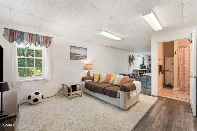 849 Pinnacle Drive, Dandridge, TN 37725