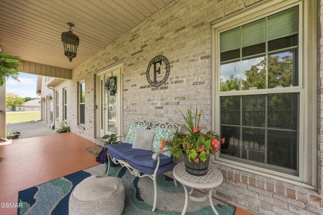 849 Pinnacle Drive, Dandridge, TN 37725