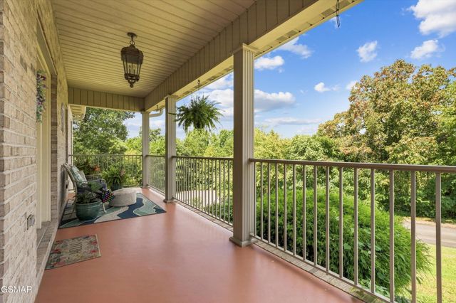 849 Pinnacle Drive, Dandridge, TN 37725