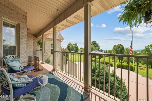849 Pinnacle Drive, Dandridge, TN 37725