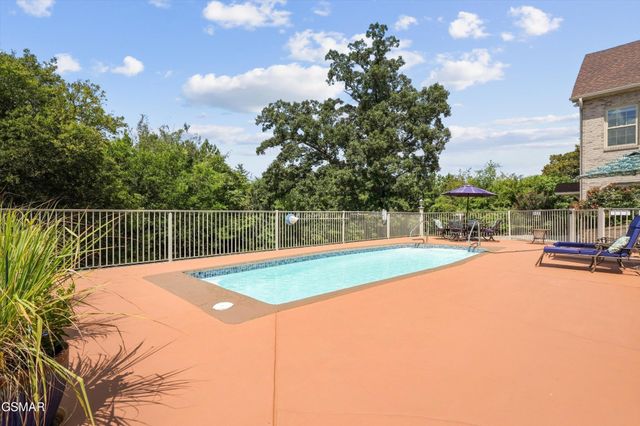 849 Pinnacle Drive, Dandridge, TN 37725
