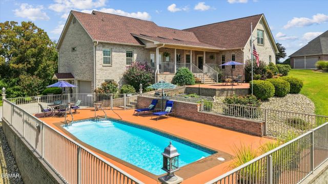 849 Pinnacle Drive, Dandridge, TN 37725