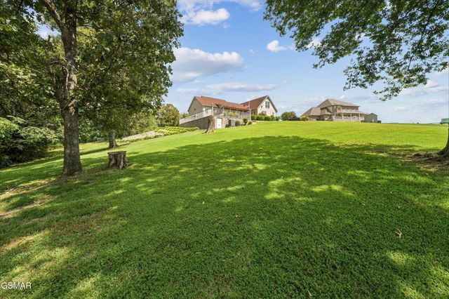 849 Pinnacle Drive, Dandridge, TN 37725
