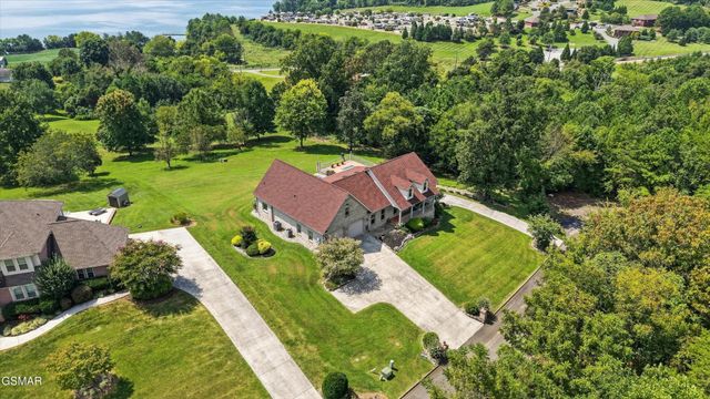 849 Pinnacle Drive, Dandridge, TN 37725