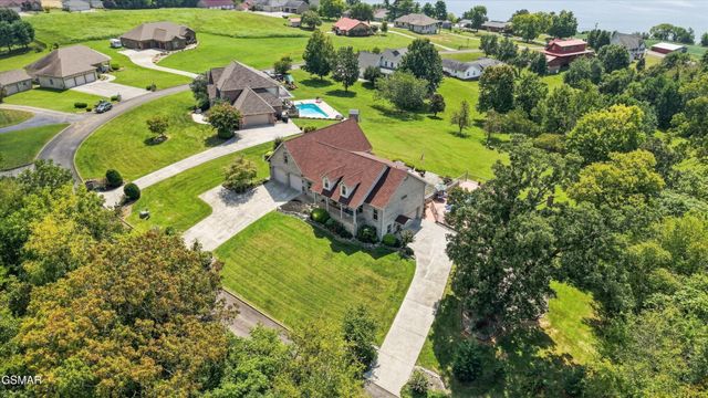 849 Pinnacle Drive, Dandridge, TN 37725