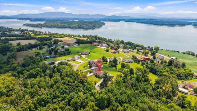 849 Pinnacle Drive, Dandridge, TN 37725