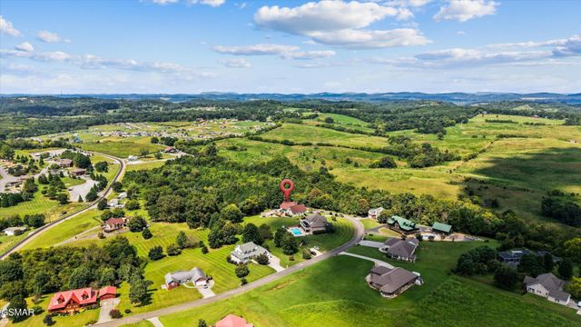 849 Pinnacle Drive, Dandridge, TN 37725