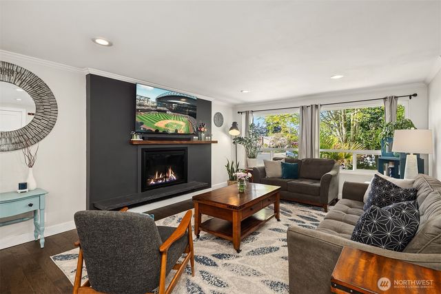 1457 8th Place S, Edmonds, WA 98020