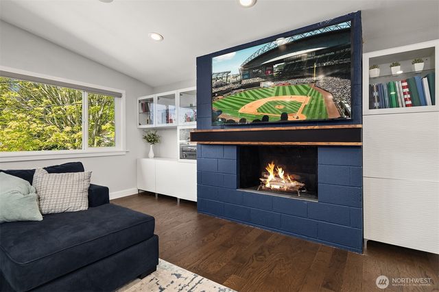 1457 8th Place S, Edmonds, WA 98020