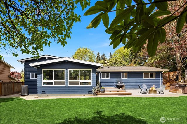 1457 8th Place S, Edmonds, WA 98020