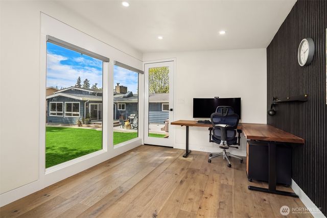 1457 8th Place S, Edmonds, WA 98020