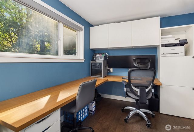 1457 8th Place S, Edmonds, WA 98020