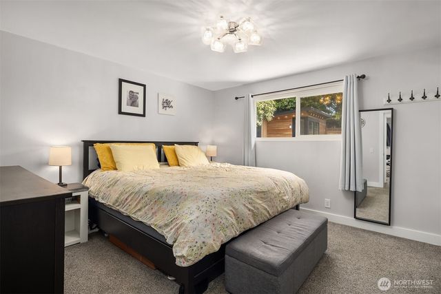 1457 8th Place S, Edmonds, WA 98020