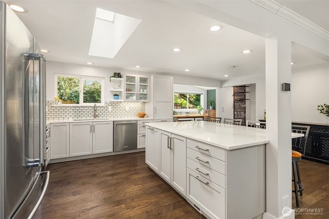 1457 8th Place S, Edmonds, WA 98020