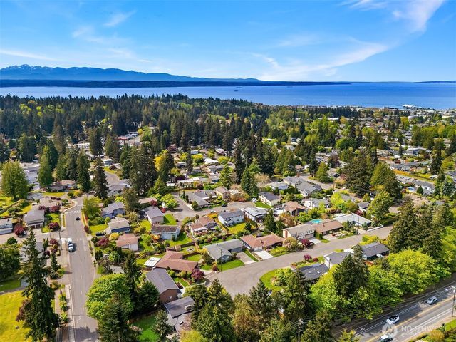 1457 8th Place S, Edmonds, WA 98020