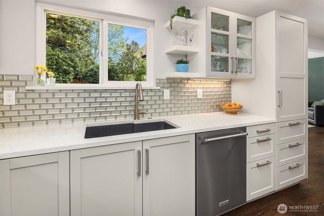 1457 8th Place S, Edmonds, WA 98020
