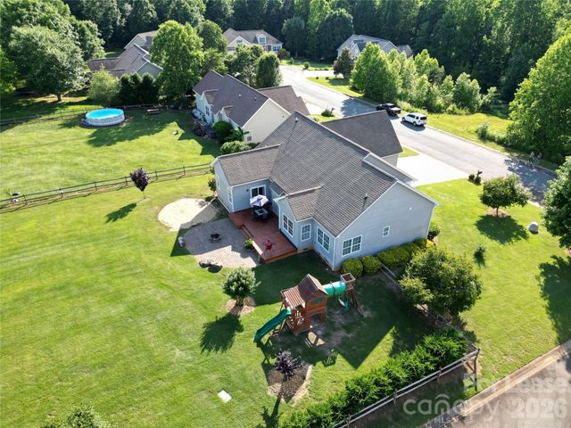 141 Logan Ridge Drive, Statesville, NC 28677