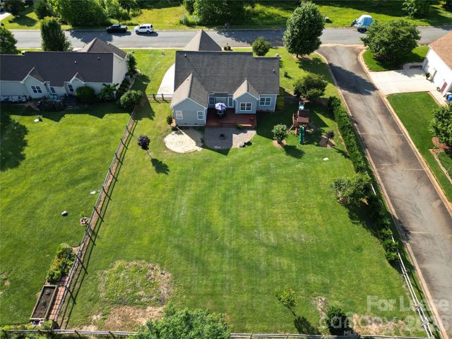 141 Logan Ridge Drive, Statesville, NC 28677
