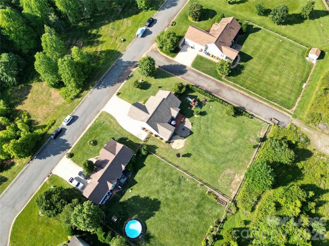 141 Logan Ridge Drive, Statesville, NC 28677