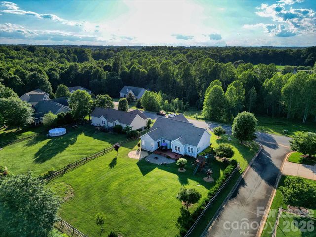 141 Logan Ridge Drive, Statesville, NC 28677