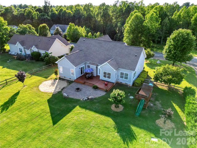 141 Logan Ridge Drive, Statesville, NC 28677