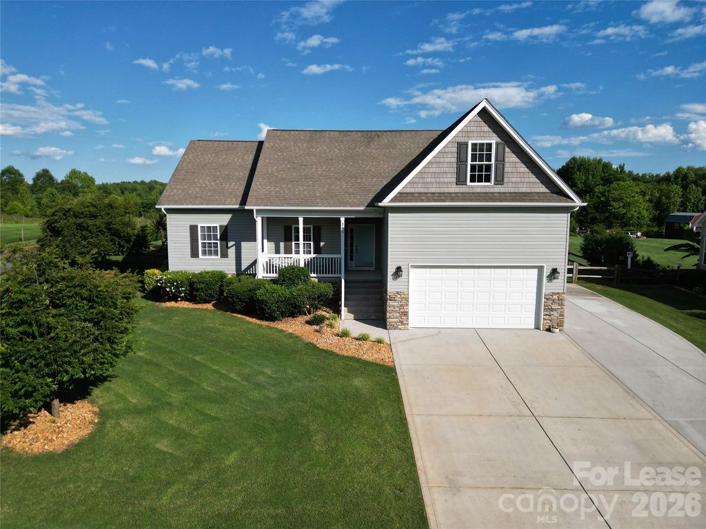141 Logan Ridge Drive, Statesville, NC 28677