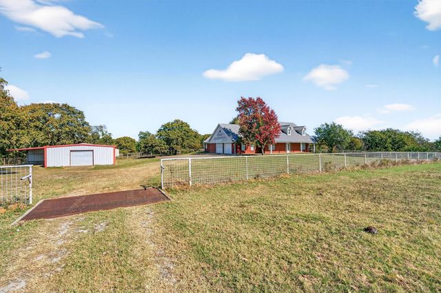 319 County Road 224, Gainesville, TX 76240