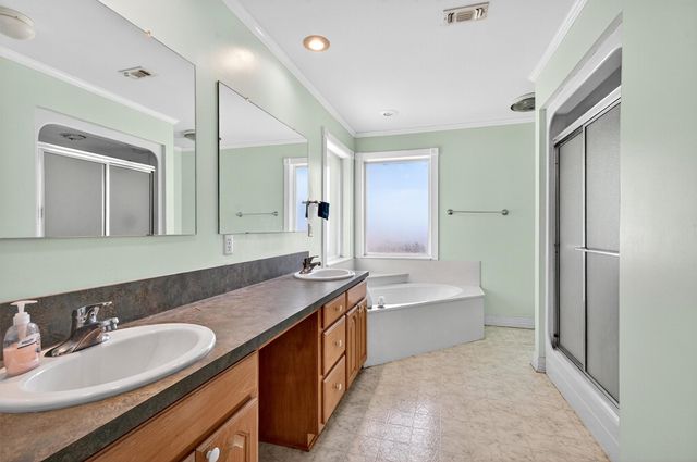 319 County Road 224, Gainesville, TX 76240