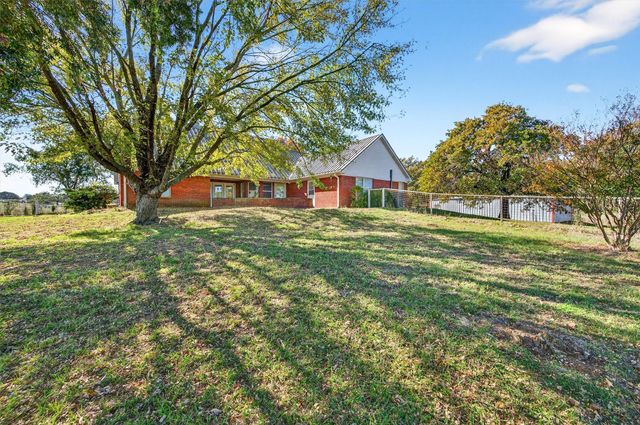319 County Road 224, Gainesville, TX 76240