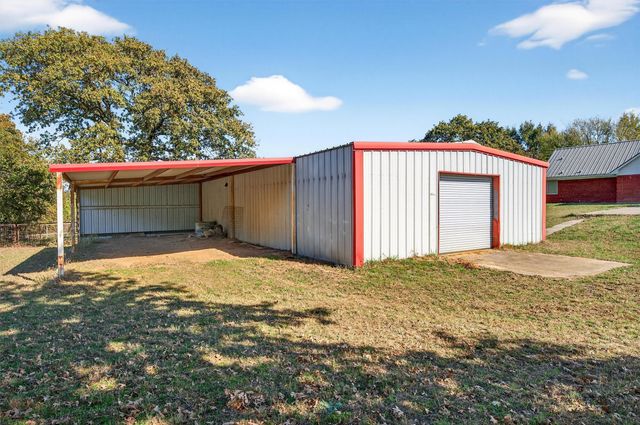 319 County Road 224, Gainesville, TX 76240