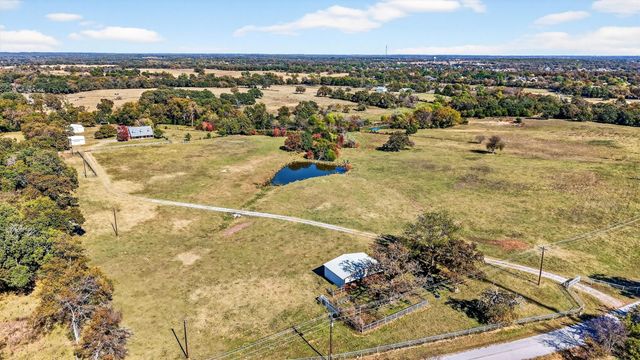 319 County Road 224, Gainesville, TX 76240