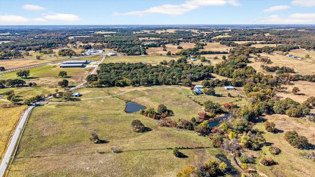 319 County Road 224, Gainesville, TX 76240