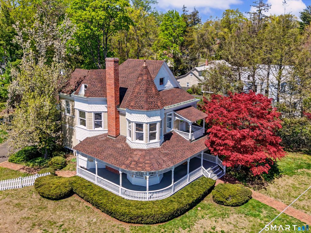 462 Riverside Avenue, Westport, CT 06880