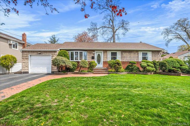 21 Norman Street, Lynbrook, NY 11563