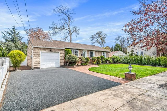 21 Norman Street, Lynbrook, NY 11563